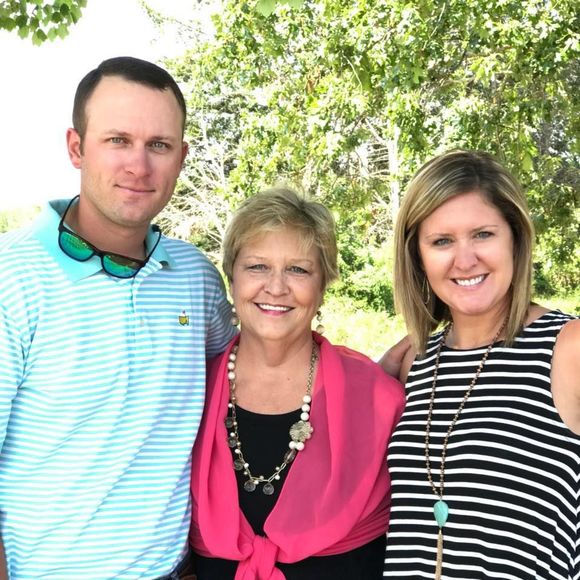 Meet your Posher, Carol - Picture 1 of 3